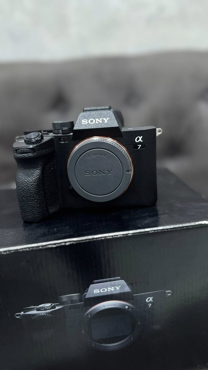 السلام عليكم كاميرا سوني ايسفن فور لبيع سعرها مليونين 100(***********)
