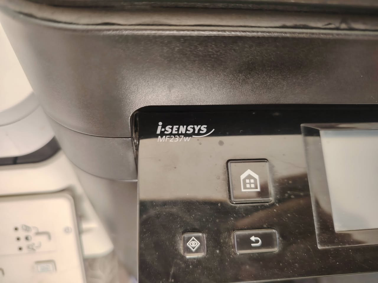 اسلام عليكم.. طابعتين استنساخ اسود فقط السعر الكلي 300 و بيهه مجال النظافه ٨٠ %
طابعه كانون   I-SENSYS     MF237w   للبيع السعر 200 الف و بيهه مجال شويه 
و طابعه HP Laser Jet pro Mfp M26a السعر 100 الف مجال قليل 
رقم هاتف *********** _***********
