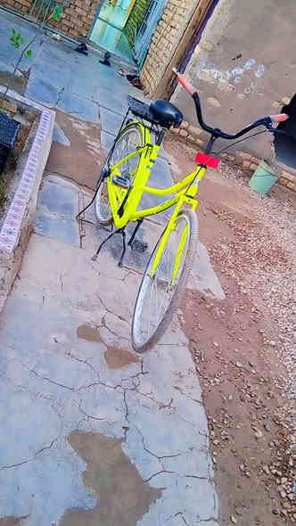 سلام عليكم  شباب عندي بايسكل للبيع بايسكل نضيف  حجم 26مكاني كوت حي الحكيم رقم 
رقم الهاتف *********** سعر ١٢٥ بي مجال
