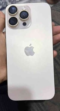 آيفون 16 برو ماكس البطاريه 100 عدد الدورات 88 نضافه 100% السعر خاص  رق...