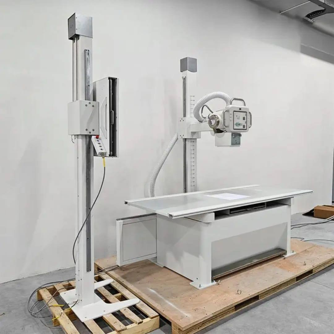 السلام عليكم متوفر للبيع جديد غير مستخدم

Floor-mounted DR System (نظام مثبت على الأرضية).
​التقنية: نظام رقمي بالكامل مع مستشعر (Detector) عالي الحساسية.
​المكونات: مزود بأنبوب أشعة عالي الكفاءة (تقنية يابانية) وشاشة لمس ذكية على رأس الجهاز للتحكم في الإعدادات.
​الملحقات: طاولة تصوير مريحة + ستاند صدر (Bucky Stand) للتصوير العمودي.
​.
​الاستخدام: مثالي للمستشفيات والمراكز الطبية التي تبحث عن سرعة الإنجاز ودقة التشخيص.
. 
للتواصل والاستفسار: ( *********** )م احمد
