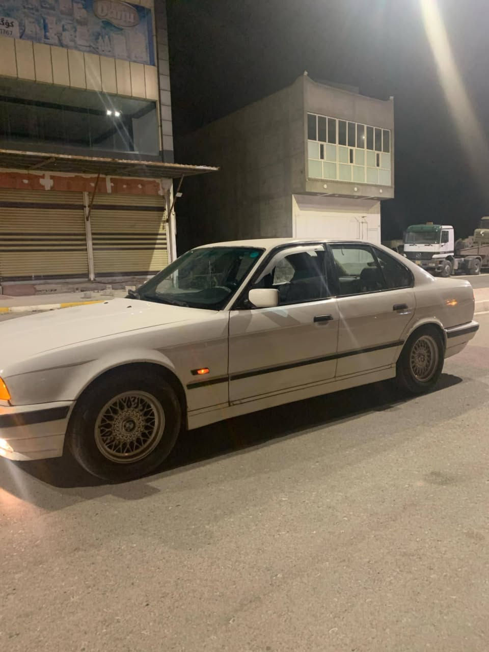 بەناوی خوا bmw1992
سەیارەکە  لۆک لۆکە 
کەپس دەبڵ دیجیتاڵ 
گێڕ ئۆتۆ جام کارەبا 
سەیارەکە بەس سڵاید نیە 
ڕەقەم هەولێر 
دەفتەر بەنزین 
abs
بەبێ لێدران و  بێ مەعجون 
سەیارەکە  لەواقع  زۆر زۆرر  جوانترە 
تایە و ویل لۆک 
بەبێ سەرف و بێ بوخار 
گێڕ مەکینە کارەبای  بەشەرتی  100فیتەر 
سەیارەکە  چوار پارچەی پەمپە  من بەحیزام ئەیدەم بێ مەعجون بێ لێدران 
لەقوەتی خۆی بێزارە  
سعری 65و  مەجالێکی برایانە 
5وەرەقە غرامەی لەسەرە  ئەیدەمەووە دوای معامەلە
*********** تیل و وەتس ئاپ
