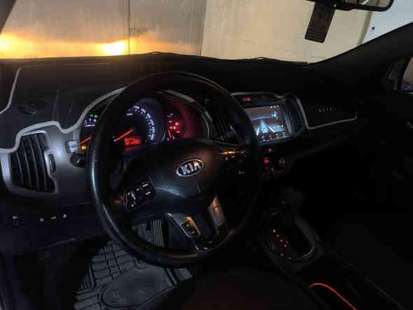 السلام عليكم 
من رخصة الادمن
سياره سبورتاج موديل 2014 للبيع كوري باي كوري فول فول مواصفات 
1. بصمه
2. بانوراما
3. حساسات خلفيه 
4. كاميرا خلفيه
5. محرك 2400دوش المرغوب
6. مري شفط
7. شاشه كبيره
8. دفع رباعي
9. مانع انزالاق 
10. مانع انحدار 
11. مثبت سرعه
12. تحكمات ستيرن
13. قطعتين تبريد
14. ويل كب اصلي
15. هاند بريك بالرجل
16. نظام abs
17. ثلاجه
سياره فول ع الاخر بيها فقط ملاحظات مثل تعديل pdr ويوجد شخوط على البوند شراي ادفع سعرك وبطن عيني موجود خاص.
للتواصل:***********
