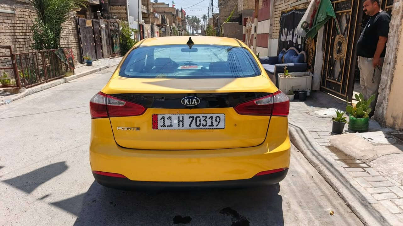 السلام عليكم فورتي موديل 15
محرك 1800 دوش 
سياره منضومه غاز 
السياره حادث امريكا حافه الجاملغ والبنيد 
السياره كير مكينه خير من الله 
تبريد ثلج 
هيئه وغرامات مصفره رقم انكليزي بغداد 
السياره منقصها اي شيء 
صدر نص عمر 
مبدل باتري جديد 
دوشمه دلو 
شاشه تاب
الكهربائيات كلها شغاله منقصها اي شي بوجهك للشارع 
مكان السياره بغداد 
السعر 98 وبيه مجال شي قليل 
الإستفسار على هذا الرقم.***********
