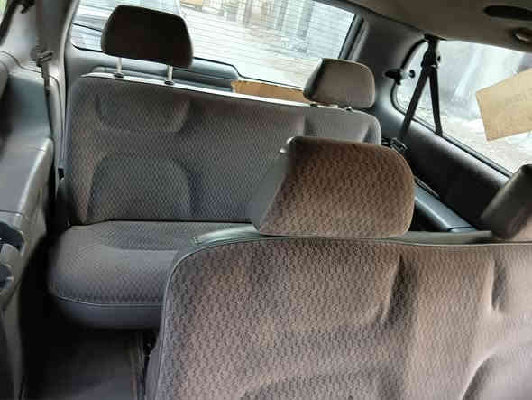 دوج كرفان
موديل 1998
السعر 40 اوبي مجال 
رقم ***********
