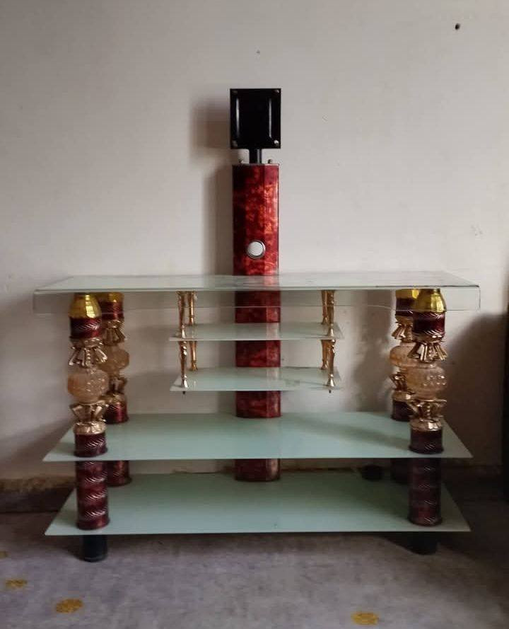 سلام عليكم عدي هاذة الميز سعر 30وبي مجال مكاني بكربلاء يم دار الايتام هاذة رقمي ‏‪***********‬‏
