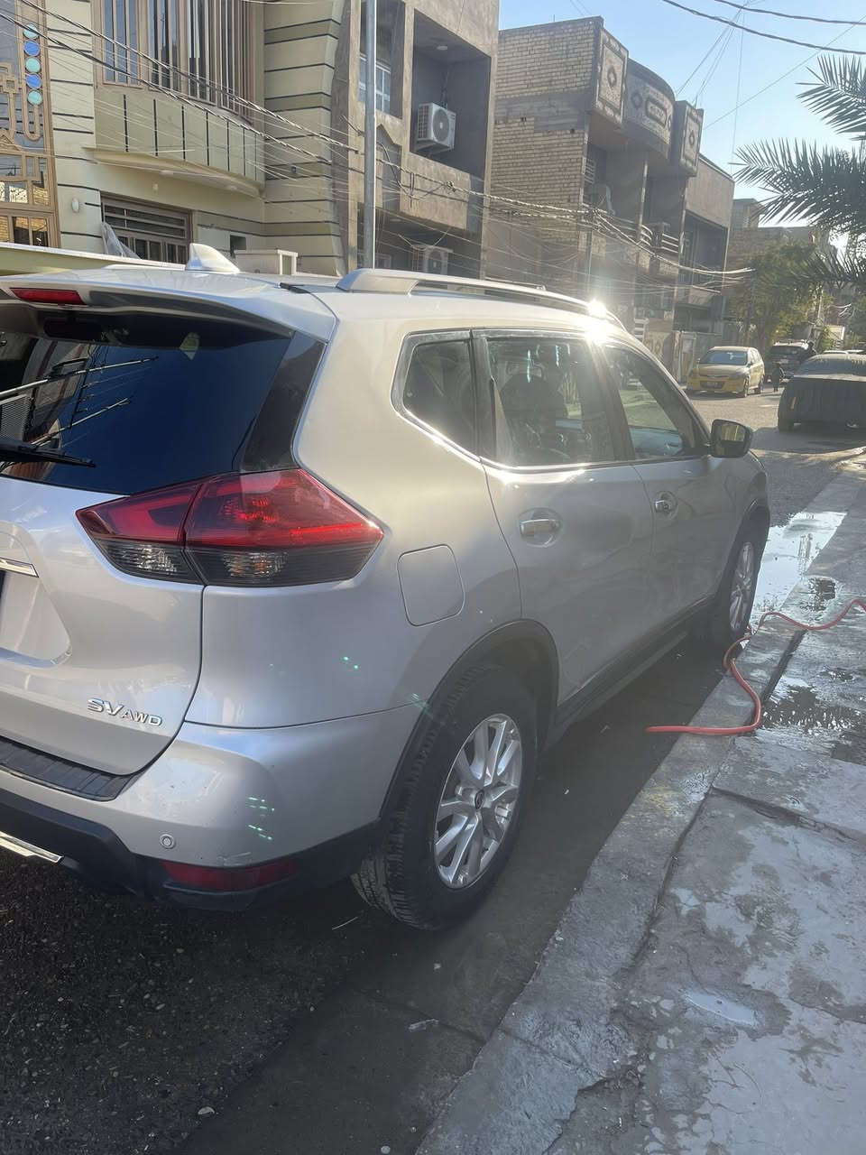 نيسان روج موديل ١٩ فول عدا الفتحة وارد ضرر خفيف جاملغ ايمن مع حافة البنيد لون سلفر باسمي بيع او مراوس للاتصال ***********

