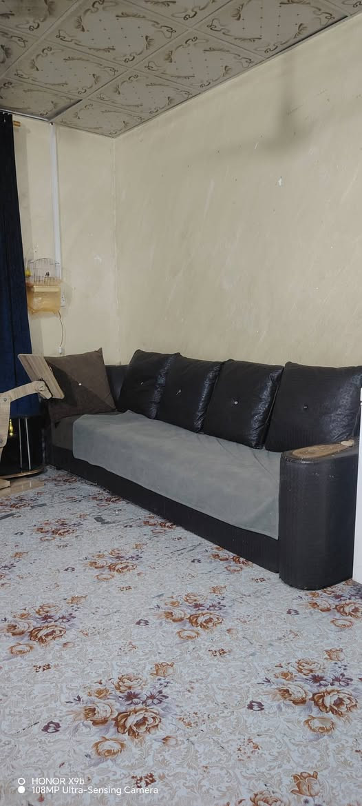 ديوان ارضي 14متر نظيف التكيات وياه نظيفات جداً ومانازلات ب250
والثاني 8 مقاعد 200


**إذا كنت صاحب هذا الإعلان وتريد حذفه لأي سبب، رجاءا أرسل رسالة إلى الدعم الفني**