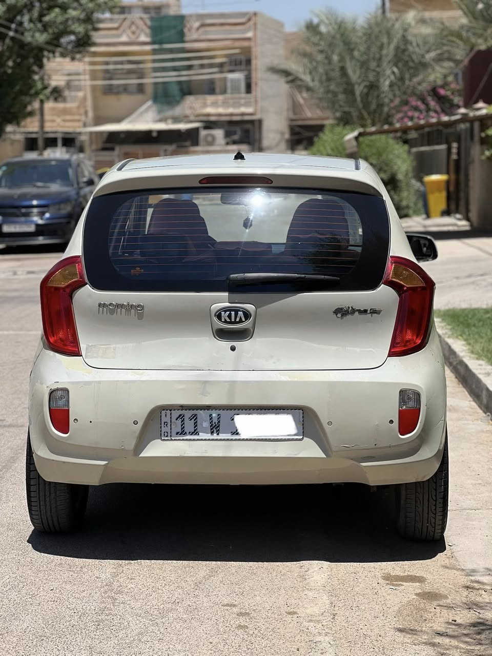 السلام عليكم بيكانتو مورنك موديل ٢٠١٣  ماشية ٩٢ مكفولة من الحادث دواخل شاصي ولغد وتكم مكفولة بيها صبغ مكانات بسبب جراد وطخات بسيطية محرك وكير تبريد خير من الله 
كير اوتو جام اوتو مري شفط اشاير مري داخل جلد بلادي اسود كشن هيتر. سيارة بأسمي ارقام بغداد انكليزي وهزة جديدة ٢٠٣١ مكاني بغداد الدورة سعرها ٦٨ وبيها مجال الجاد بالشراء يخابرني ويدلل *********** ابو علي
