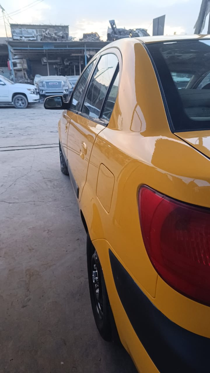 السلام عليكم ريو وارد امريكي موديل 2008 حادثه فقط بنيد جاهزه من كلشي ادامه كامله صبغه جديده باسمي سنويه 28 سعر 77بيه مجال بسيط مكاني بغداد ***********
