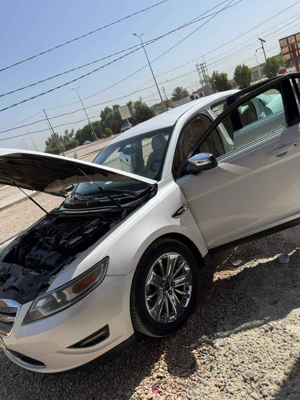 السلام عليكم اخوان ورحمه الله
بسم الله
 (ford toures-nive)

فورد تورس 2011 خليجي المرغوب ليمتد وكاله نيفا كفاله عامه من الضربه والشخط
 عدا قطعتين دبل كود شرط بدون ضربه على السونار 

رقم اربيل انكليزي بأسمي شخصياً 
كير مكينه تبريد حداديه تاير كفاله من كلشي برغي ما مفتوح 
مواصفات الليمتد معروفه 
مكينه 6V (٣٥٠٠)
تبريد قطعتين 
زينون ثلجي
داخل فورميكا  بيجي مطعم صاج 
اضائه مخفيه سبع الوان 
اناره ترحيب بالمري 
كشنات الكل كهرباء ومساج خزن ميموري
كامرا حساسات بلادي 
سياره عليها ادامه يم مركز خدمات فورد باتري جديد اصلي وفيت بم نوزلات وبلكات وتخم تاير جديد 
سياره شغل واطلع للسعوديه 
اخوان السعر 120 ورقه بيها مجال بسيط 
اليعجبه ع راسي يرفع المنشور بكلمه والمايعجبه انشاء الله تلكه اغاتها جوه نعالك 
اسف على الاطاله 

مكان بابل الهاشمية /***********
