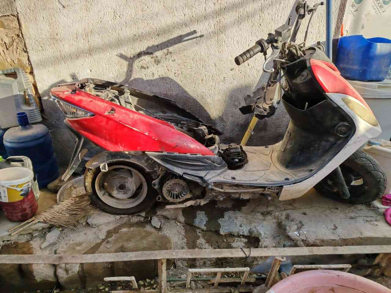 السلام عليكم كامكوا جي فور للبيع ابيع كومة حديد السعر 150 وبيها مجال
***********
