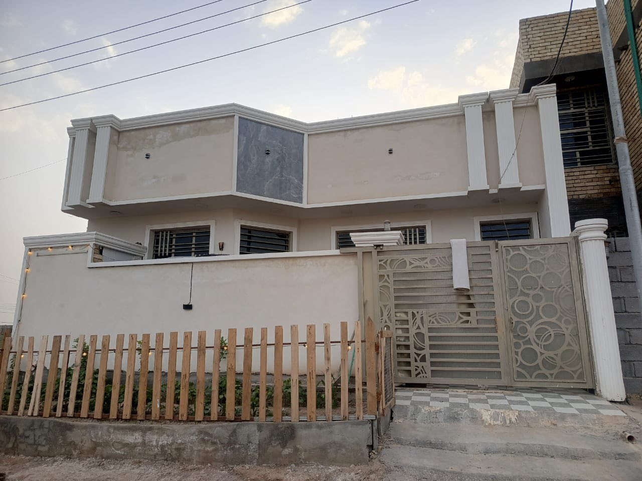 بيت للبيع حي العطاء مساحه ١٥٠ طابو صرف قريب على شارع ٣٠ من جهه المجريه للستفسار *********** مكلف بل نشر
