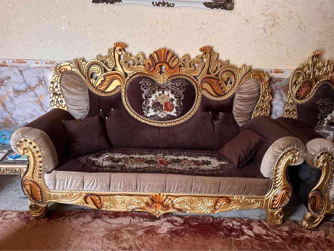 سلام عليكم: عندي تخم جديد ما مستعمل ابد  متكون من ٢ كراسي و ٣ قنفات 
عنوان: الدوره / زراعي ابو طياره ( نسائم النخيل) 
سبب البيع : انتقال الى غير بيت 👍🏼
رقم : *********** Colombo, Sri Lanka
