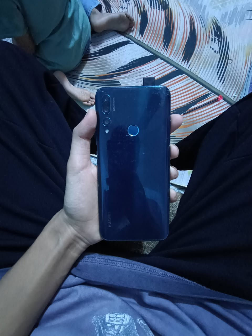 سلام عليكم
تلفون واي 9 برايم ذاكره 128 بي بس الشخط بل شاشه ما اماثره عل لمس سريع وسلس وكامرته حلوه مداخل صيانه للمراوس ابموبايل مكاني سماوه رقمي ***********
