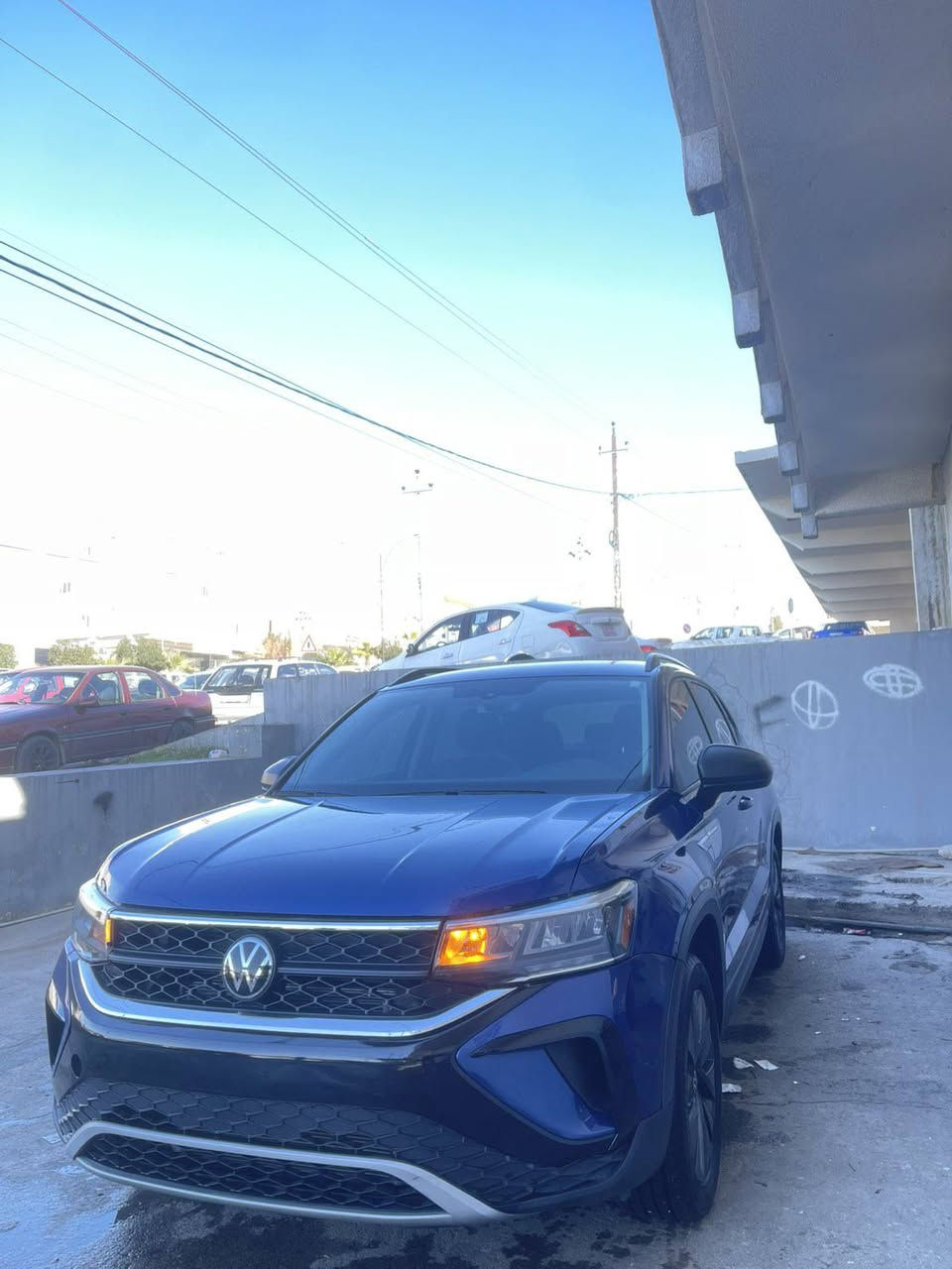 سلام عليكم فولگس واگن تاوس 
موديل 2023 كلين تايتل بدون صبخ بدون بارد مكفولة عامة ماصفات S گيچ الكتروني حساس رادار بصمة 
عنوان عقرة 
رقم موبايل *********** اكر, نينوى
