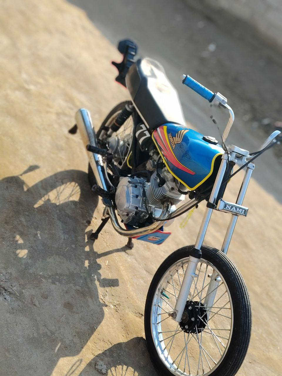 السلام عليكم دراجه اربعه كير تعميرر 25
تحويره الشاصيي بوري ستيل 💥
مكينه نامه شلامجه الأصلي 23 
السعرر 375وبيهه مجال بسيط 
تعال خاص ودلل 
اوو ***********
