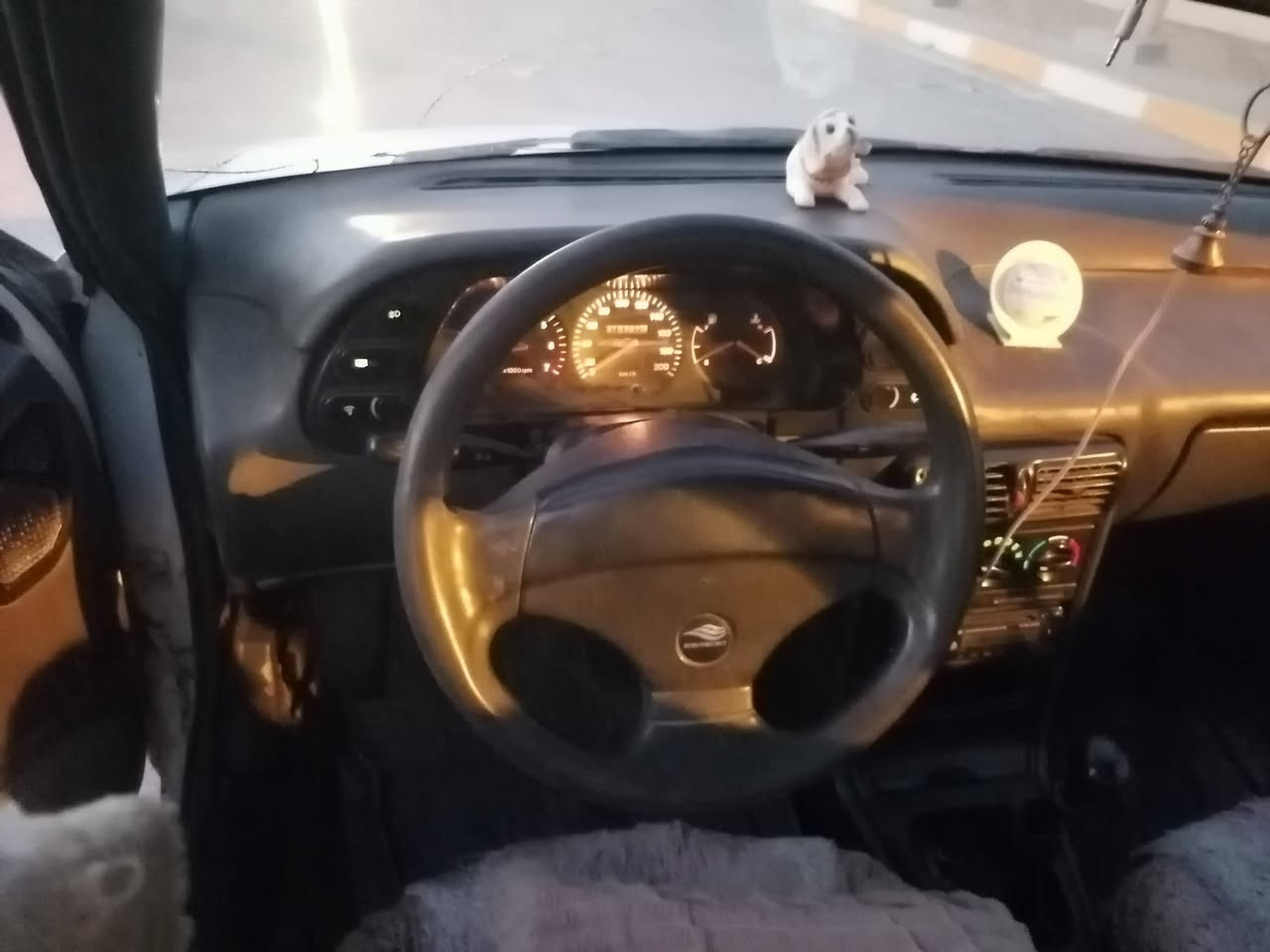 اسبرو  موديل94رقم بغداد سنويه صاقطه سياره بلاديه  محرك مسكر تبريد شغال  سياره بيه بس خياسات داير مثل ما ب الصوره موجود صدره نضيف مكينه وكير خير من الله مشروع وطني سياره مال جناي #السعر 27وبيها مجال قليل للاستفسار اتصل علئ 
الرقم *********** مكاني بابل. المركز
