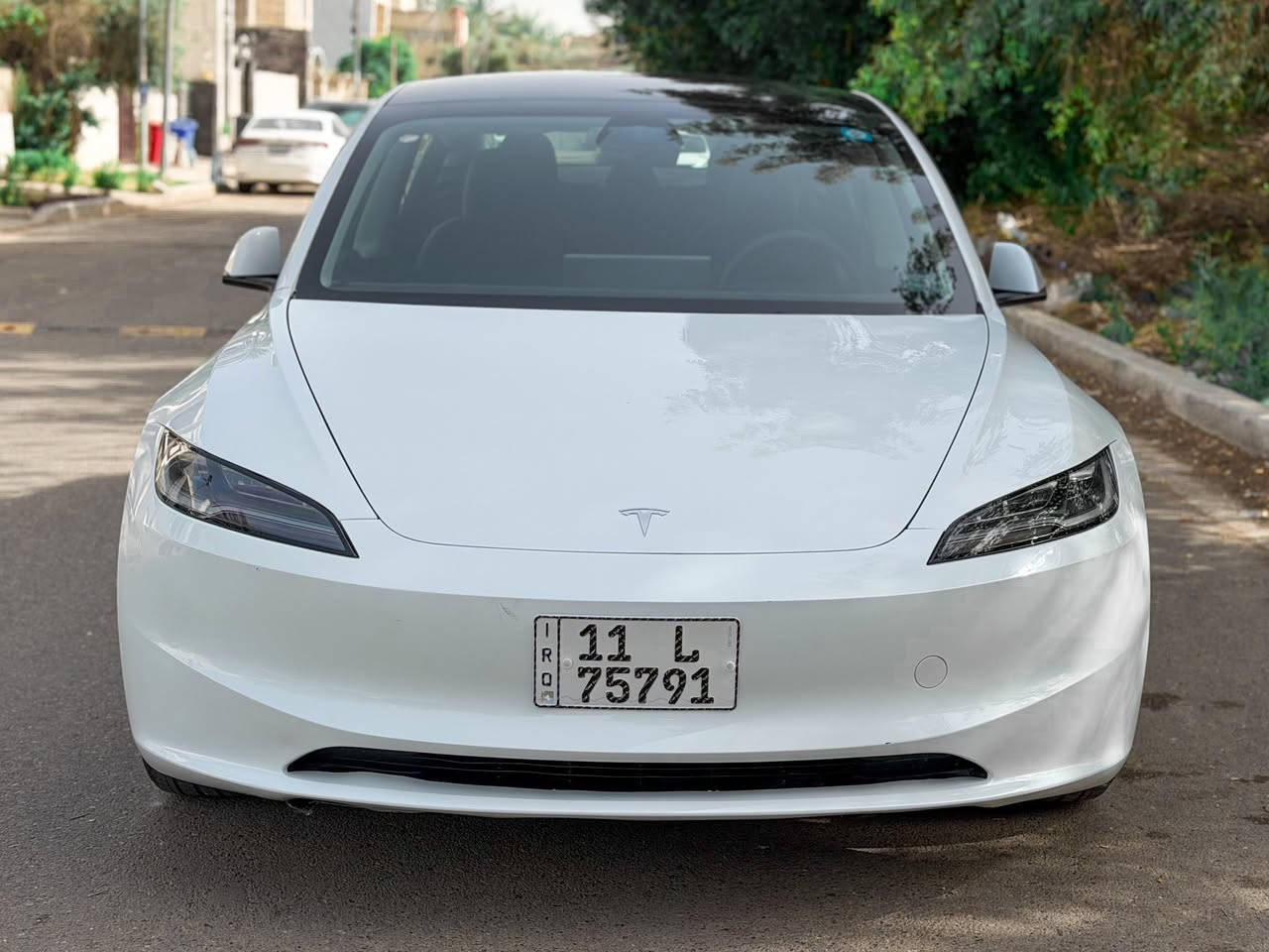 Tesla Model 3 Long Range ( 570 Km )
الموديل:- 2025
العداد:- 4.000Mile شبه زيرو

حادث السيارة:- حادث جانبي 
- صبغ قطعتين
وبيها مكانين تصليحيتين صغيرة
وبارد بالصندوق بمكان الرقم الخلفي

صور الحادث مرفقة

سنكل موتور لونك رينج
أعلى كيلو متر بالشحنة الوحدة
مقاعد تدفئة + تبريد
شاشة خلفية
انارة محيطية 
أون لاين + أخر تحديث
مربوطة فون كي

رقم بغداد بأسمي تحويل مباشر
موقع السيارة بغداد الاعظمية 
السعر 20.800$ مجال جداً بسيط
***********
