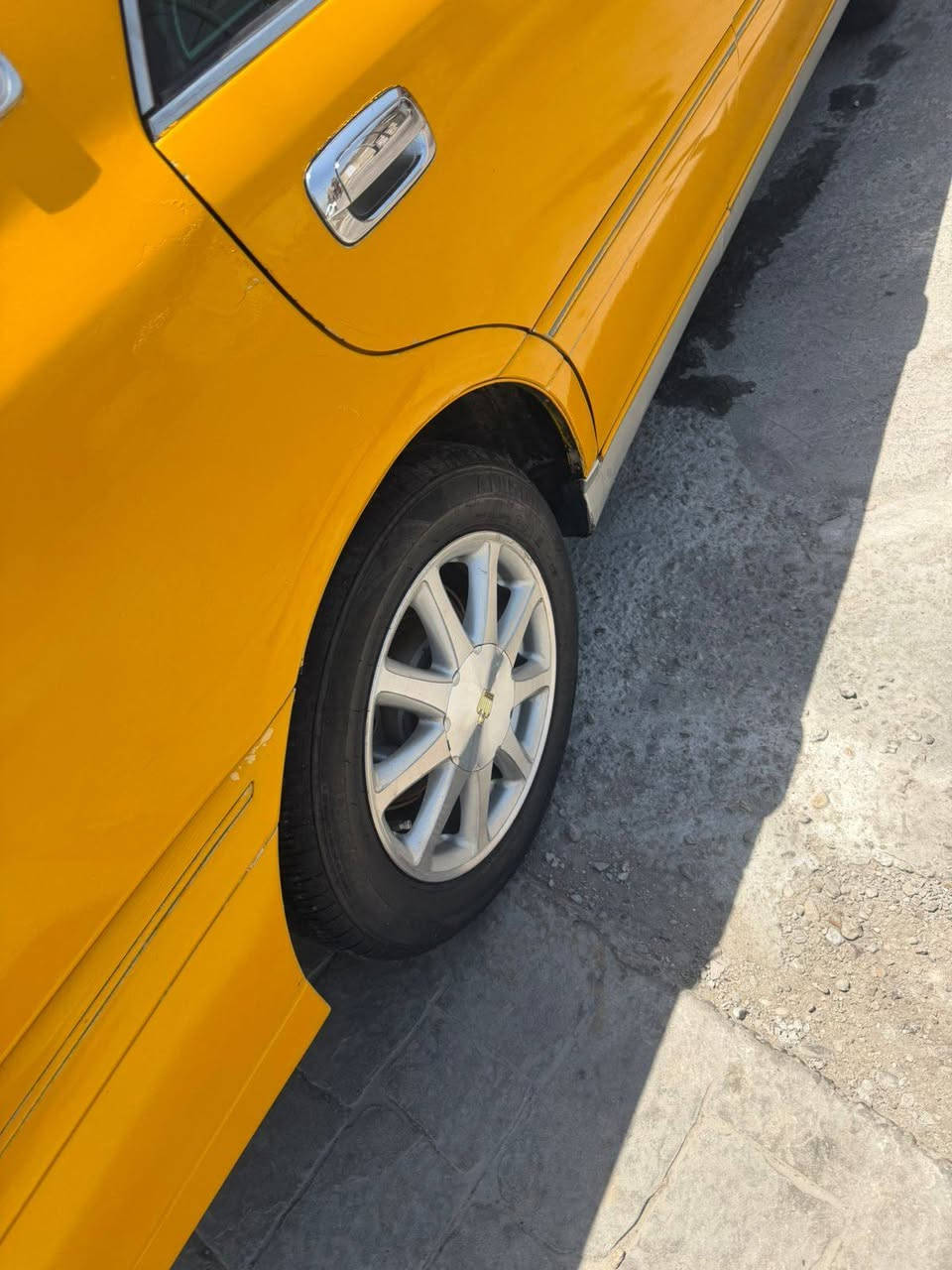 يالله شباب مالكه للبيع رقم نجف مفحوصه بقرار ١٠٢ سبقن مدفوع الكمرك وهسه يكلولي تدفع كمرك جانت مديل ٢٠٠٤ ونزلته صارت ٢٠٠١ سياره جاهزه محرك ففتي ٣٠٠٠ مكفوله من كص ونقل وصوليات بيه ضربه بل تكمه الي كدام السايق شاصي ٧٥ مكان السياره بغداد سعر ٨٠او مروس  وبيه مجال قليل حك الجيه وشراي ع *********** وبي وات ساب
