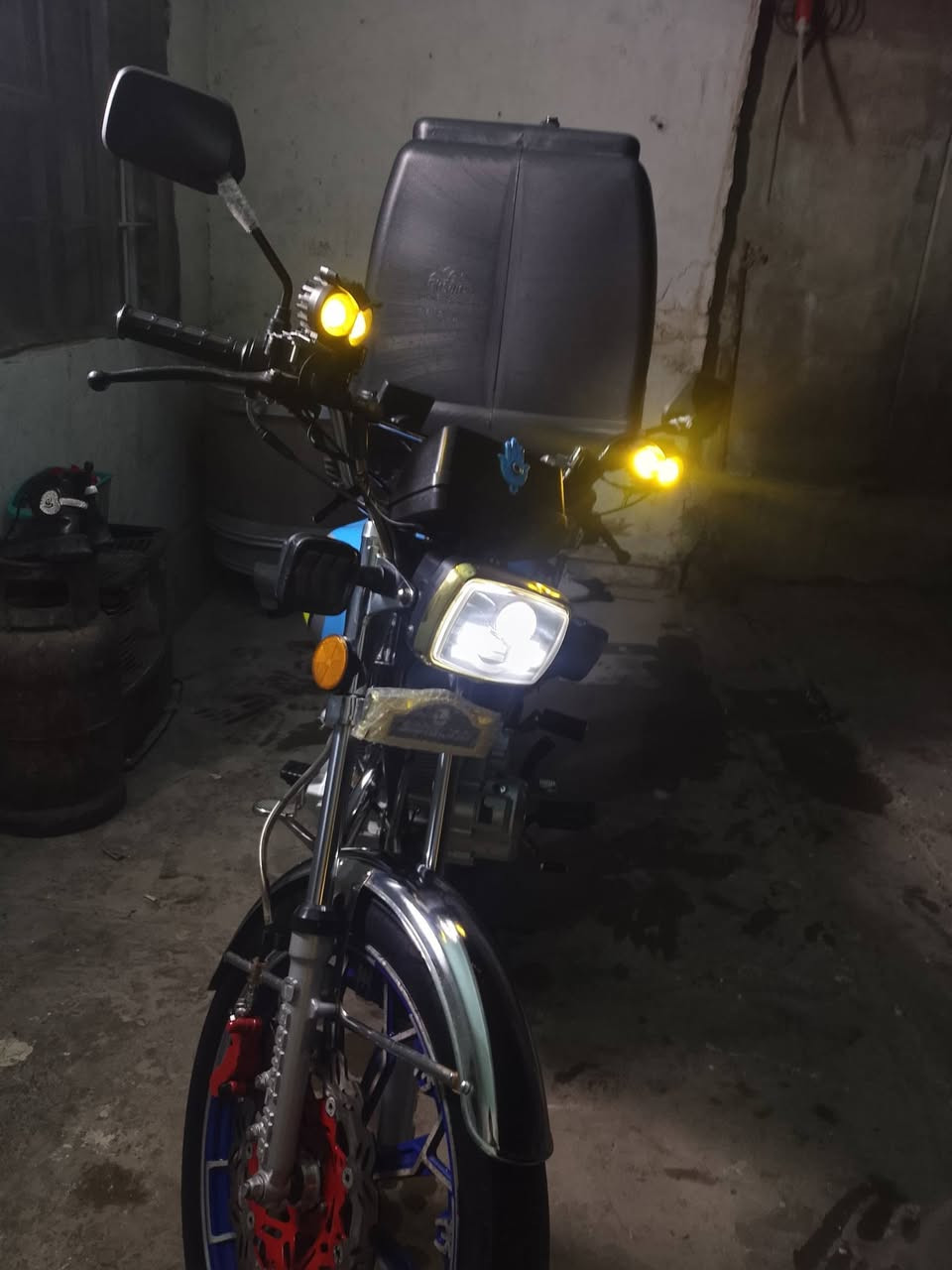 سلام عليكم دراجه الإيراني سونك مكفواله كفاله عامه نكره سلف نضافه كدام عينك وحلاه بعد مديل 25كلشي ما بيهه اكو ضربه بل تانككي اصبع ضربتهه اوراق موجوده العنوان بغداد الكرخ العطيفيه قرب جامع براثه رقم ***********ما متواجد فيسبوك 
مكينه انعم من ناعم تجي وبيك خيررر وتدلل سعر خاص
