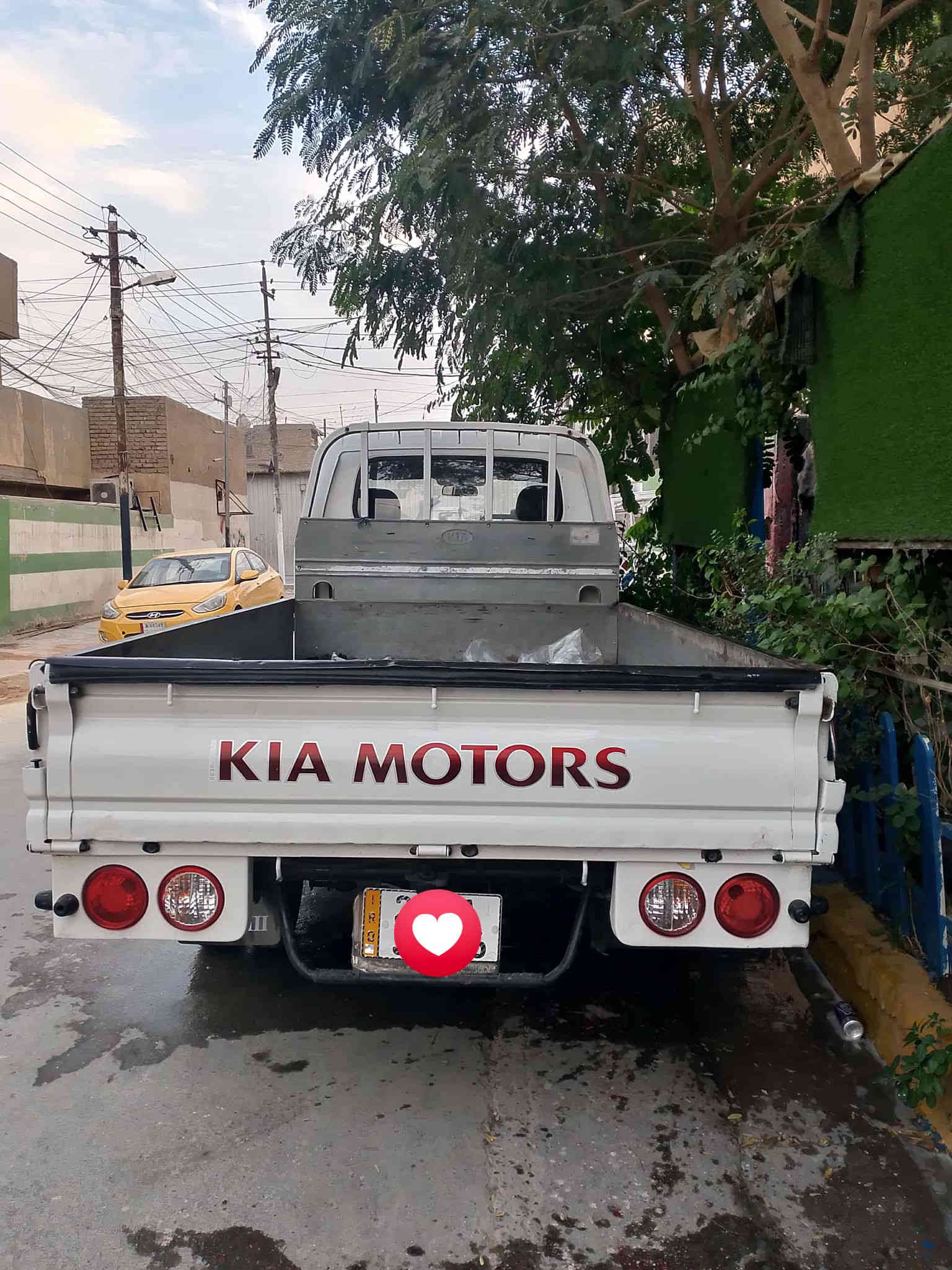 السلام عليكم ورحمة الله وبركاته كيا حمل للبيع موديل 2016
رقم واسط إنكليزي السياره خير من الله بسمي تحويل ثاني يوم السياره سونار موجود بلمنشور كما موضح بلصوره وبعد احله السعر 118 وبيهه مجال حق الجيه العنوان بغداد مدينه الصدر الأورفلي الرقم *********** علاوي الحجي الحجي
