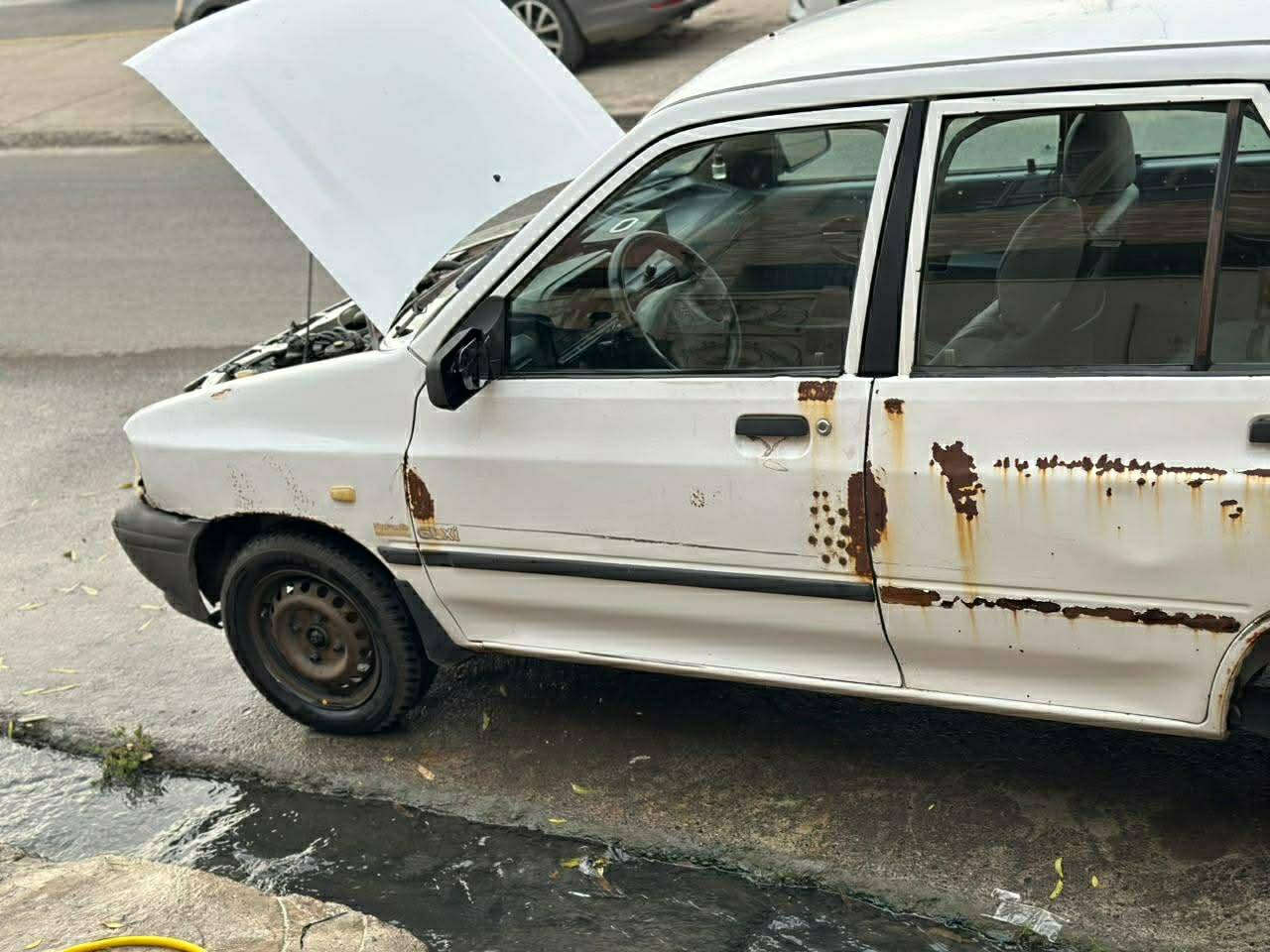 سايبا موديل ٢٠١١ سياره حيل نظيفه 
بس يحتاجلها صبغ بيها هذا السنجار  وشرط الدواخل ولاشاصي كلشي مابيها السياره للاستفسار ***********
