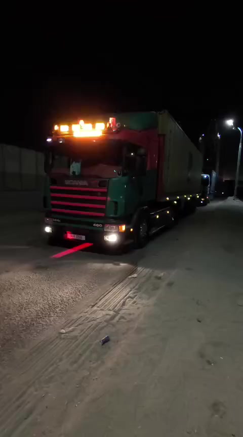 اسكانيه مديل 2001 سنويه وارقام انكليزي جديد ابيع بس راس 
السياره كفاله عامه مكفوله من الدعاميه لدعاميه تحويل ثاني يوم سنويه بأسمي مكينه 8 سلندر بم ونوزل لاتنقيص ولا تبخير 
الرقم *********** السعر 225 وبيه مجال قليل
