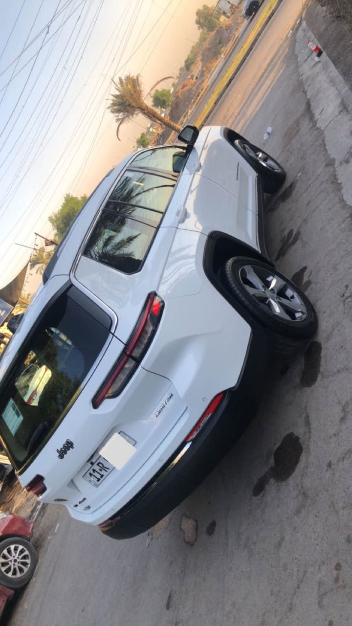 السلام عليكم 
جيب لمتد L ٧ راكب خليجي مكفولة بدون صبغ
موديل 21 رقم بغداد ماشية ٤٠ ألف كيلو 
المواصفات :
بانوراما 
جلد 
٧ راكب 
دشبول دجتل 
تدفئة تبريد كشنات امامي 
تدفئة كشنات خلفي 
تدفئة ستيرن 
حساسات خلفية + امامية 
رادار امامي + جانبي + خلفي 
لد داخلي بلادي لون ابيض 
جنطة كهرباء 
3انظمة قيادة 
محرك 3600  
ب365 وبيهة مجال بسيط 
مكانهة حي الجهاد / نفق الشرطة حي حطين
للتواصل *********** Colombo, Sri Lanka
