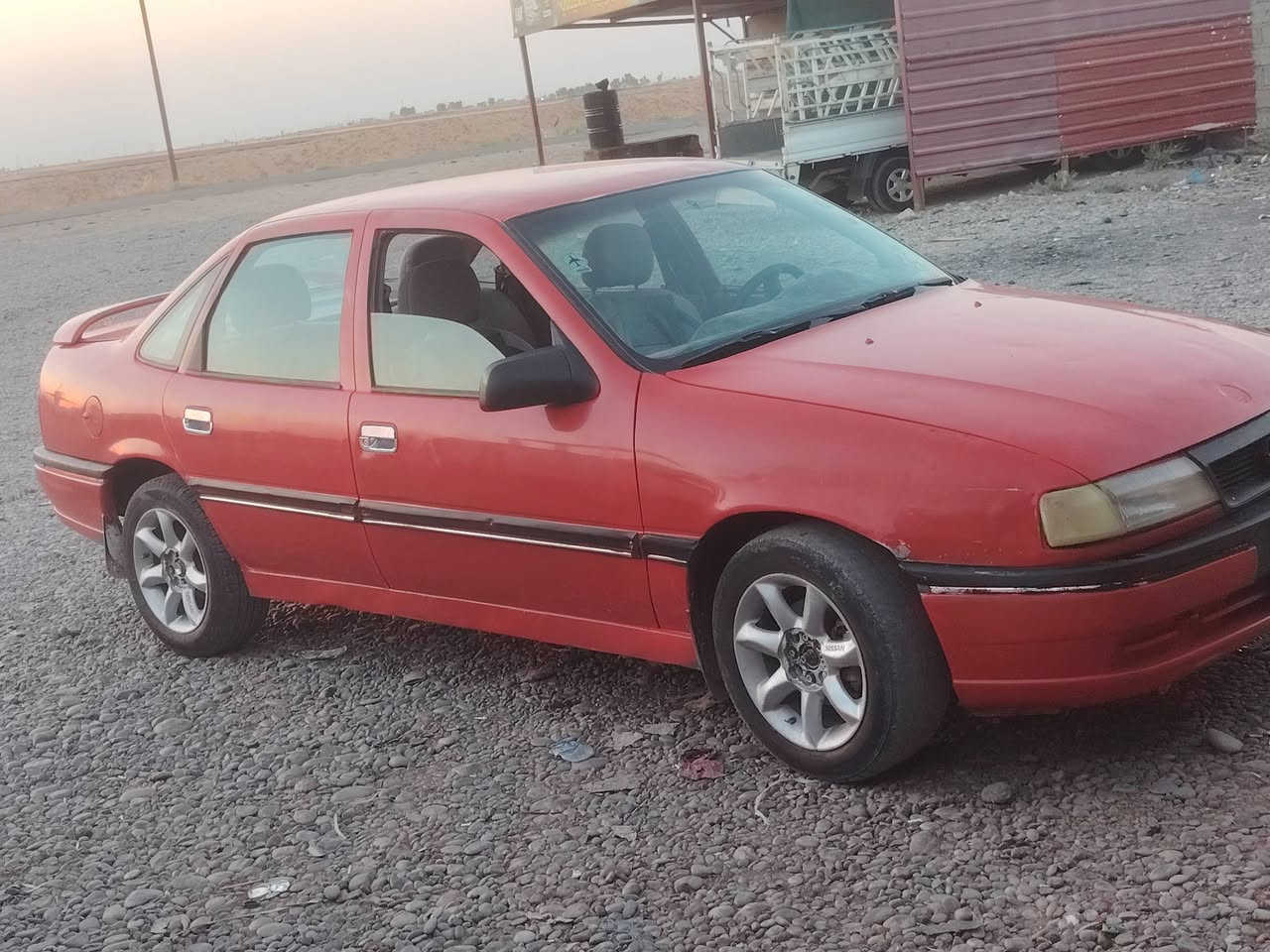 سلام عليكم للبيع ڤكترة موديل 90 حجم 20 رقم اربيل سنوية صاقطة دفتر بانزين بيهة گير صدر تايرات كلو شرط محرك بي صرف سيارة نضيفة بدون خياس او ضربة سيارة احلة منل صورة سعرة 32 بي مجال مكان السيارة الحويجة قرية الكفاح ***********
