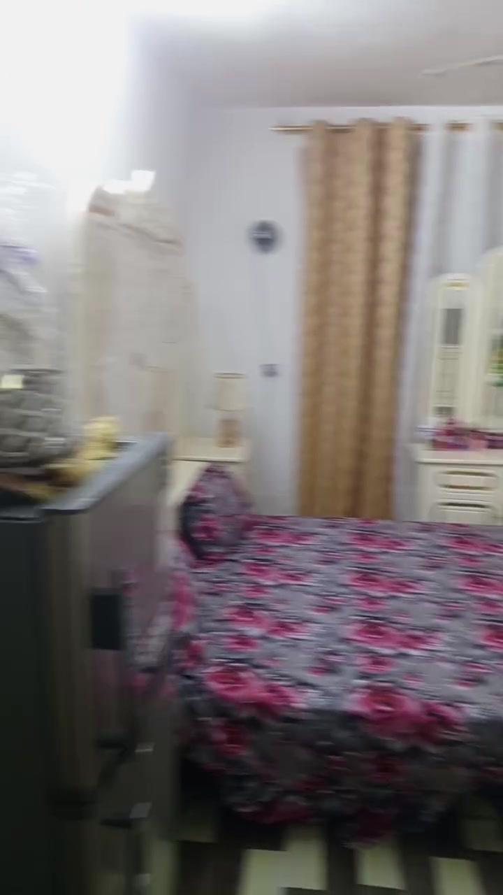 ألسلام عليكم
منزل مساحتة (900) بناء400 متر يحتوي علئ منازل عدد2

المنزل الأول يحتوي علئ (4) غرف نوم5×4 (صاله) (استقبال6×5) صحيات (عدد2) (حمام) خدمات (مجاري) (ماء) (كهرباء) 

المنزل الأخر غرف نوم عدد(2) (مطبخ) (صالة) (حمام) (صحيات) 

الموقع بغداد منطقئ الحميدية بلقرب من مدرسة المزاية

للأستفسار الاتصال علئ الرقم:***********

