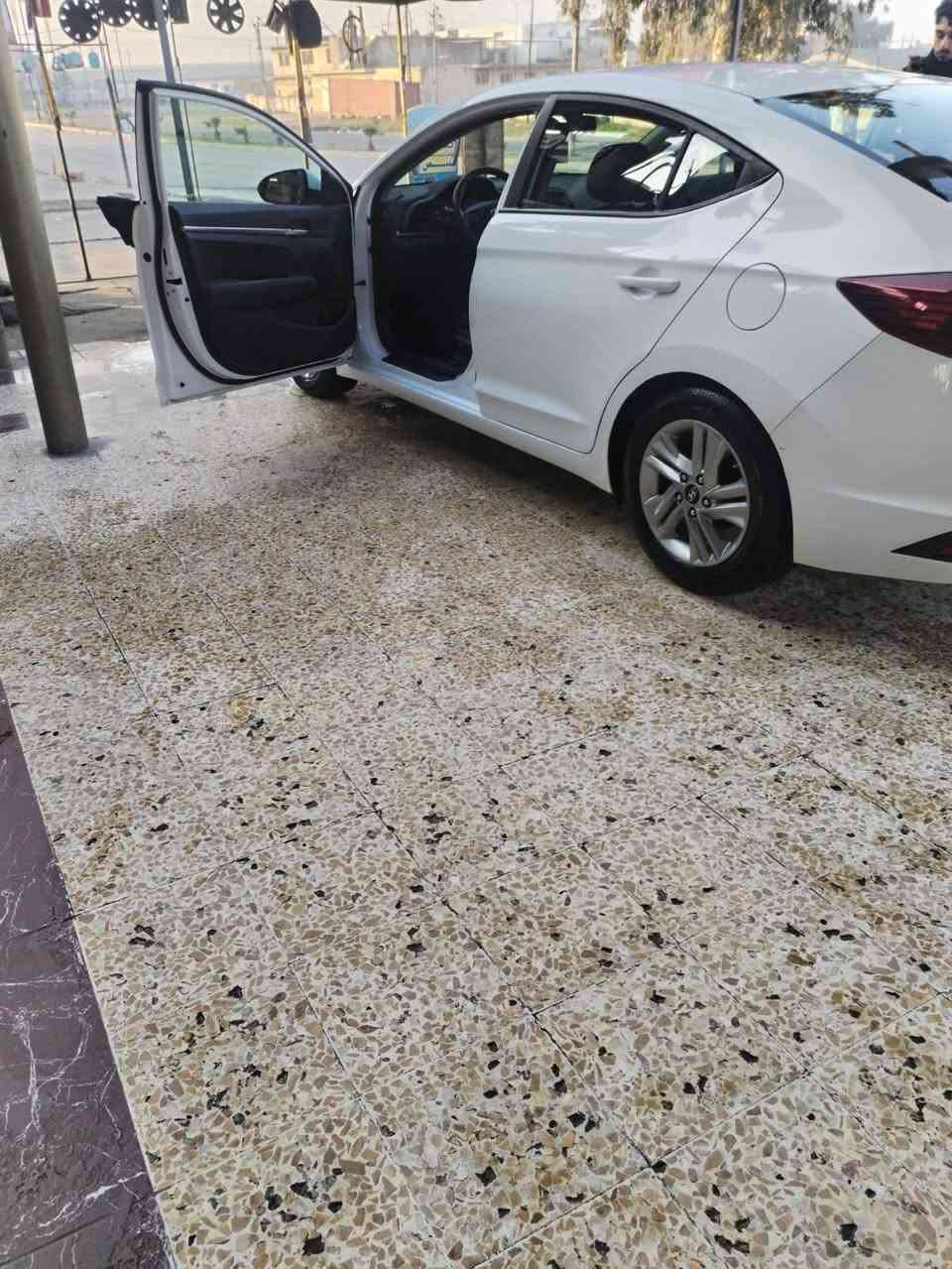 النترا 2020 نصفول محرك دوش كير At  ابيض ماشي 54 مبدل باب خلف السايق اصلي.
***********
