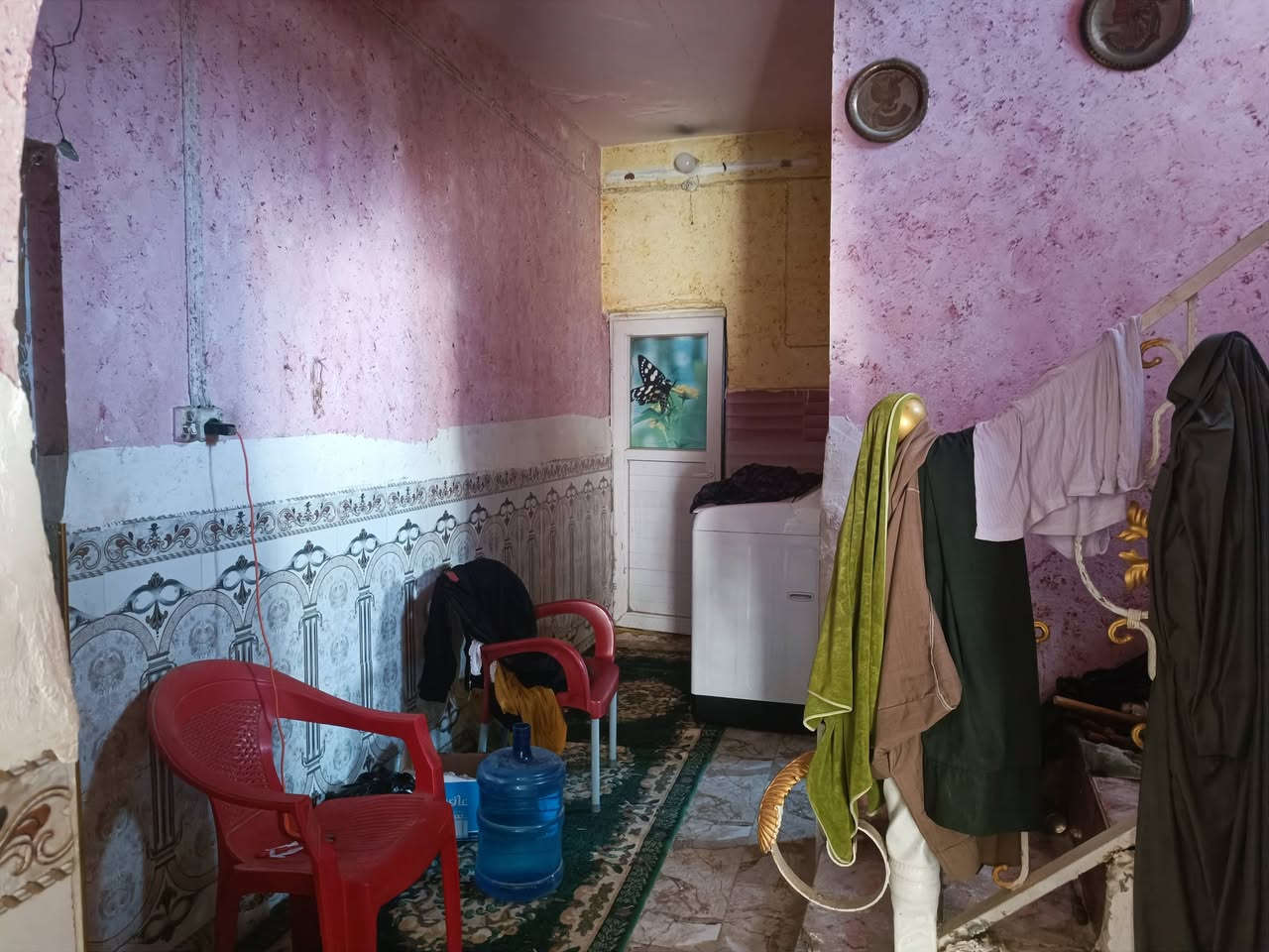 متاح بيت
مكلف بالنشر 
مكان البيت السنيه حي الحسين 
البيت ركن طابق واحد 
المساحه 150 متر 
قرب مولده حي الحسين 
للاستفسار رقم الصاحب دار ابو حيدر 
‏‪0780 477 4819‬‏
