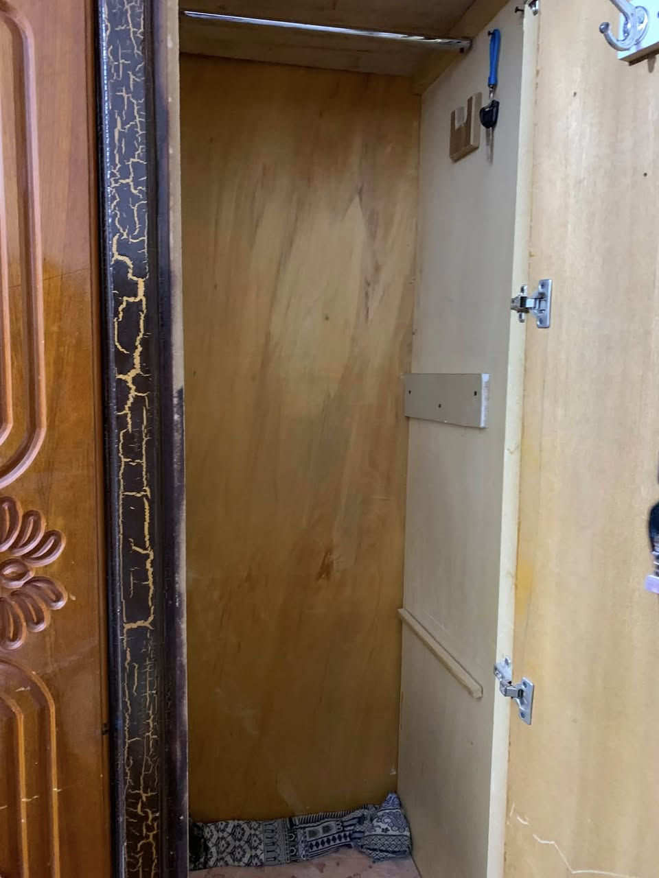 السلام عليكم كنتور عدد 2 صاج عراقي نجارة قويه بلوك ثقيل ونضافة مثل ماموضح بل صور
الاول 5 باب طابقين نضافة 90 بل ميه مثل ماموضح الكم
والثاني 4 باب نضيف مرتب وداخله كله نضيف
ناصريه اسكان صناعي
استفسار ***********
واتساب ***********
الاول 350 وبي مجال قليل
الثاني 200 وهم بي مجال
