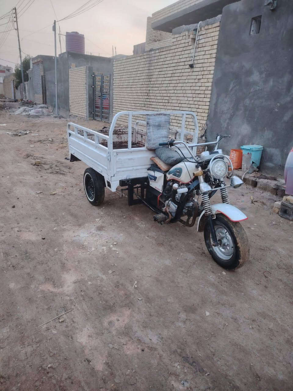 سلام عليكم  ستوته البيع مديل 2011 اوراق اصولي كامله شاصي مكفول تواير كارتون  كله جديد  محرك ناعم يخبل  سعر مليون او250 او بيهه مجال حك جيه قليل مستعجل عل بيعه كلش مكان ناصريه مركز الرقم ***********
