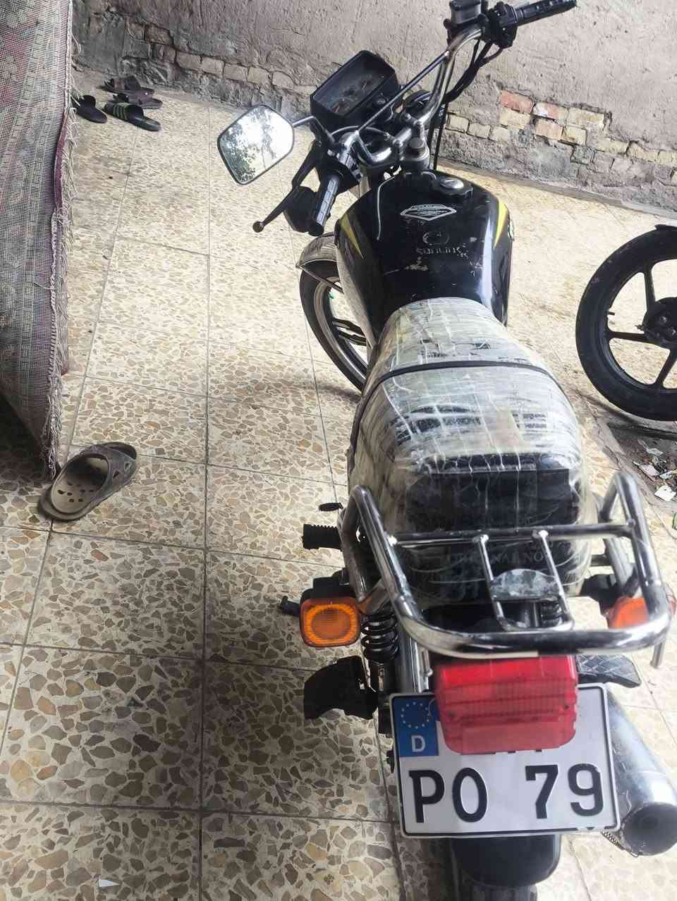 سلام عليكم دراجه ايرانه للبيع موديل 22 اوراق دراجه كلش نضيفه لا تنقيص لا تبخير للبيع مكاني بغداد حي البتول قرب اسواق النخيل السعر 450 وبيه مجال *********** متواجد واتساب
