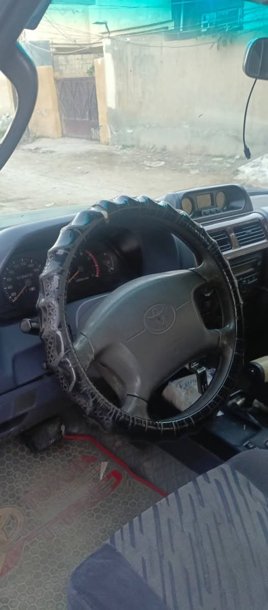 سياره برادو للبيع موديل 1997سياره كلها بلاد على وضع الشركه سياره باسمي 
محرك 6 سلندر 
السعر 80بيها مجال 
ديالى بعقوبة ***********
