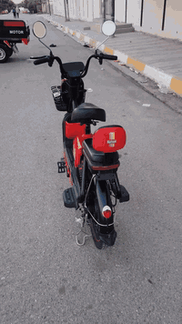 دراجه شحن حجم 20 الدراجه بعده صفر ماشي بس30يوم شحنه فول  كهربائيات كام...