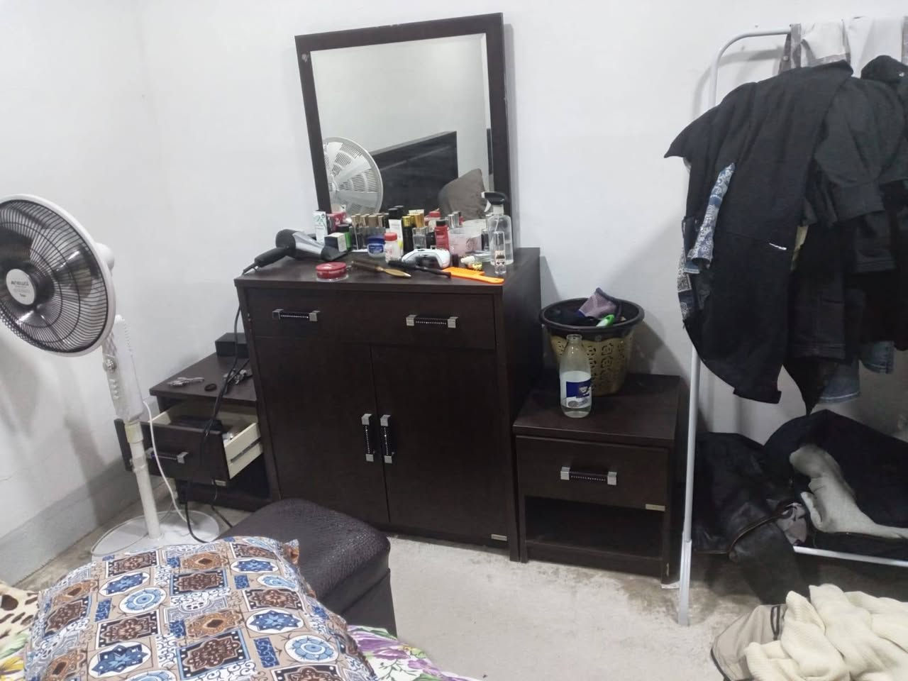 السلام عليكم غرفه النوم تركيه البيع السع٢٠٧٥٠ وبيه مجال ***********
