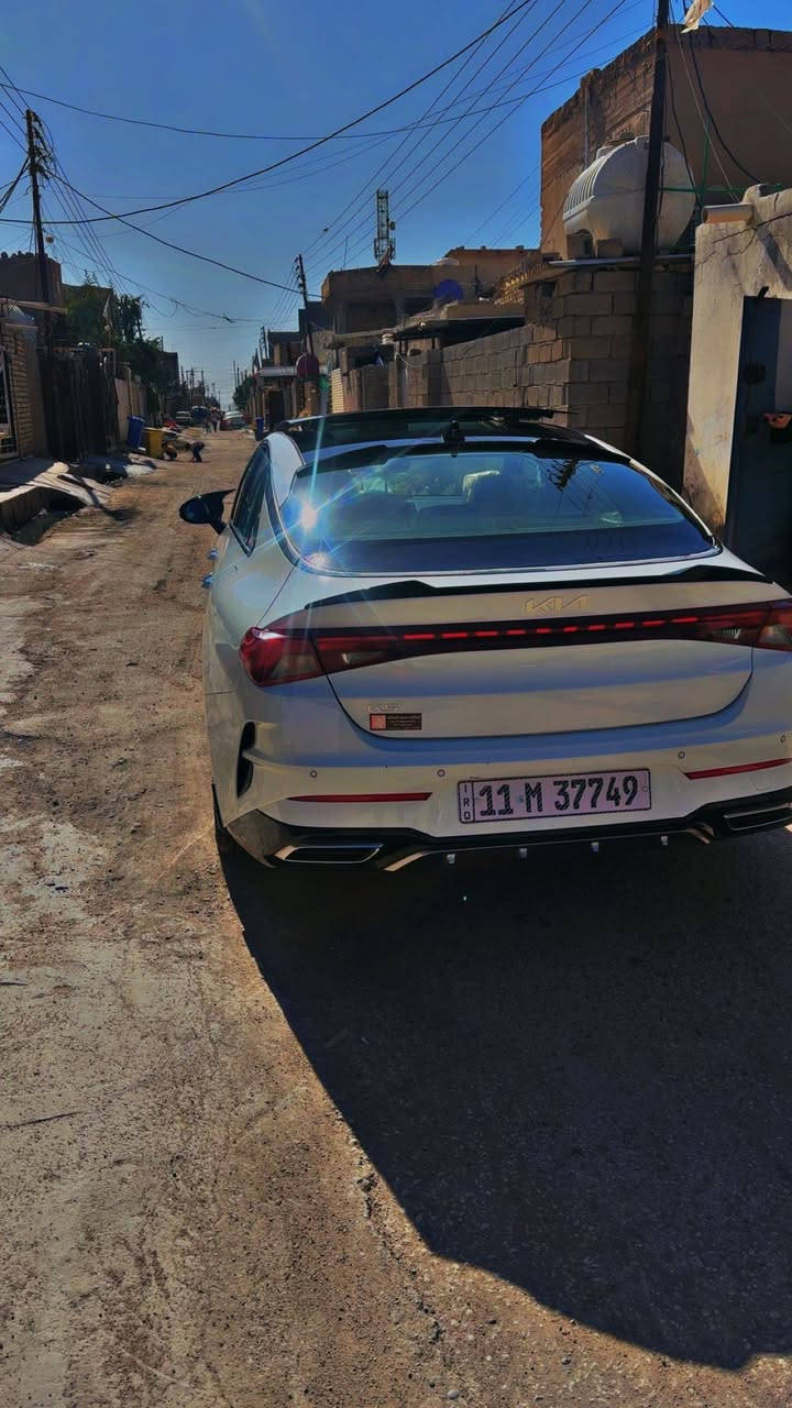 السلام عليكم K5 2023 خليجي 
فول مواصفات 
محرك٢٠٠٠ دوش
بانوراما
بصمه
كشنات جلد 
كشن كهرباء سايق 
حساس أمامي خلفي
شاشه نفكيشن
كامره اصليه
لايت ٣ عدسات 
مري جانبيه قلابه ويه ليك
ويل ١٨
تشغيل عن بعد
جنطه ذكيه
رقم بغداد
مكان سيارة بغداد
سعر ٢١٠ بيه مجال بسيط حك لعمله
للتصال/***********
