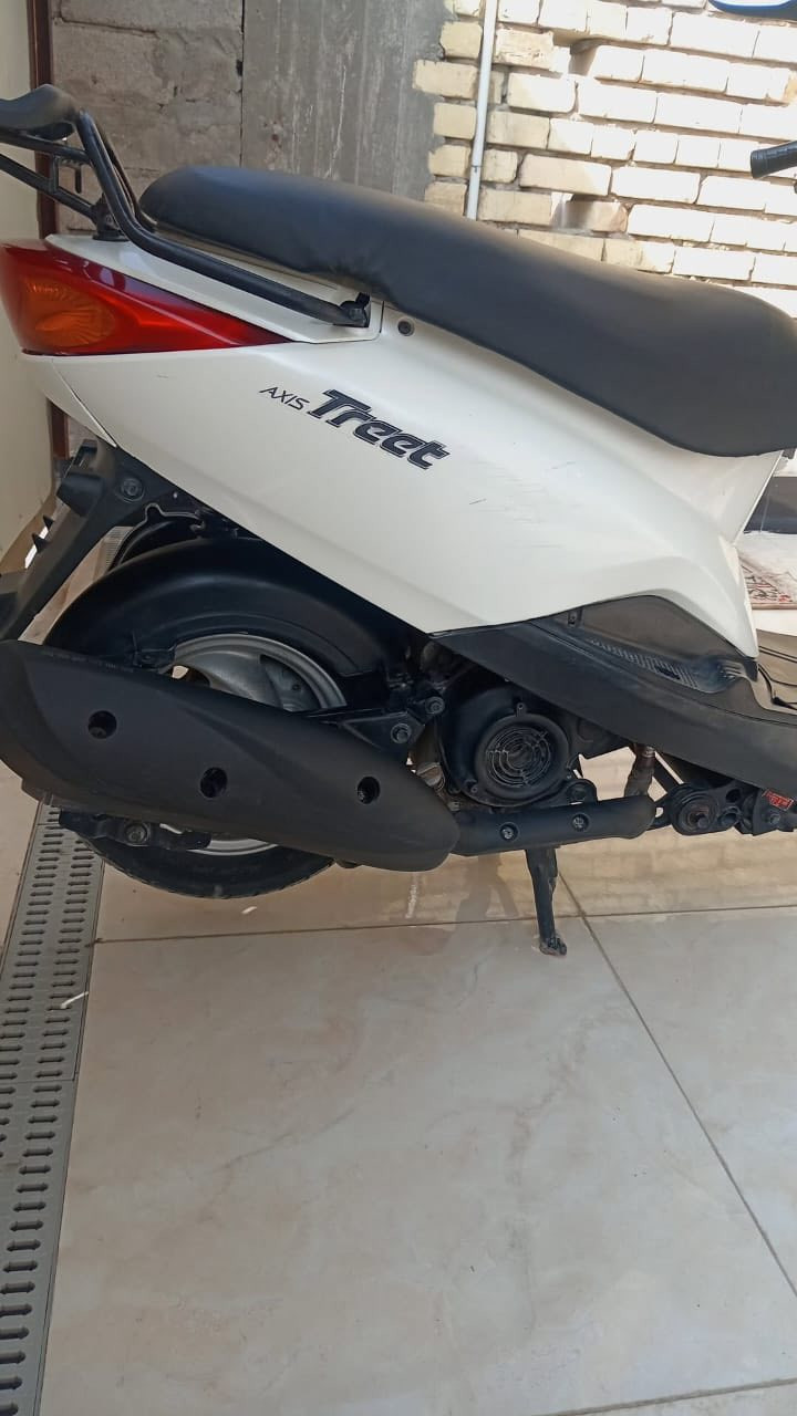 السلام عليكم دراجه اكزز ياباني نوزل خطين +لايت زنون+ مكينه كفاله عامه بلادي الدراجه بين قوسين كله بلاديه 

السعر مليون 300 وبيه مجال مكلف بنشر 
 ***********
