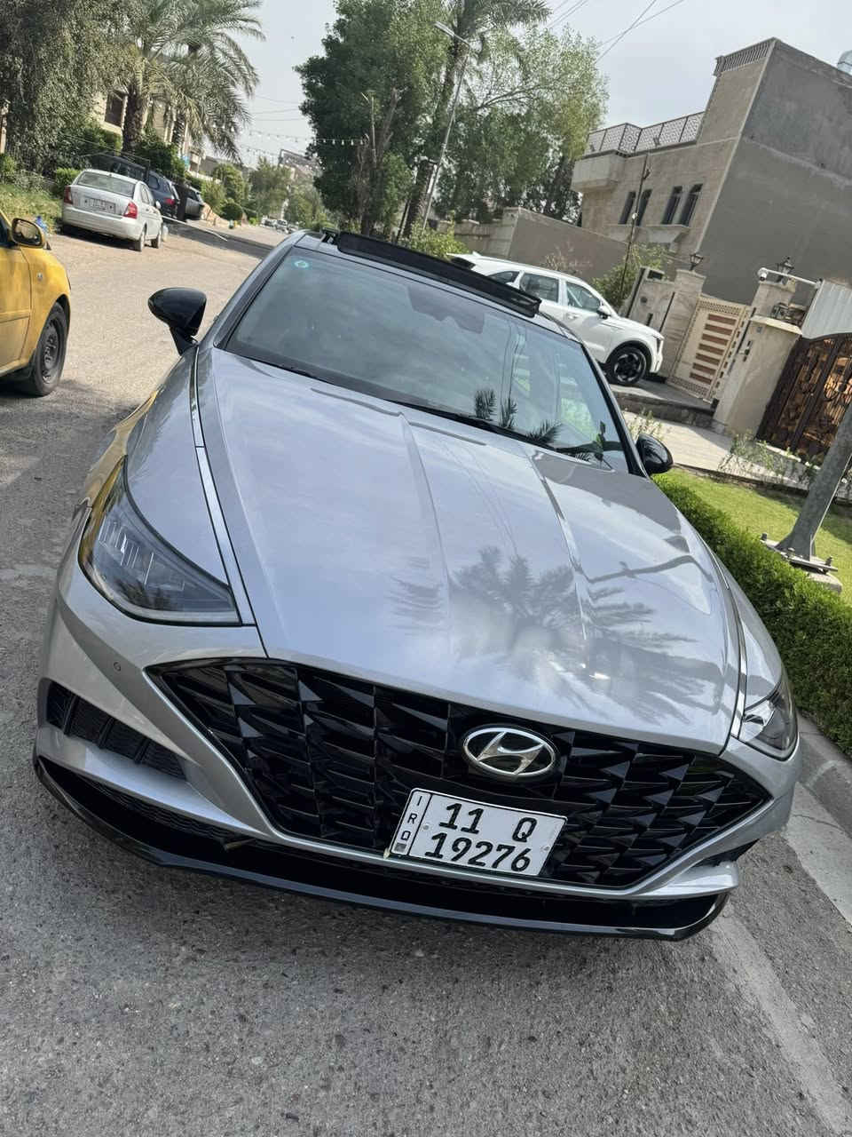 سوناتا2023   plus Sel     
رقم بغداد  بسمي
حادثهة البنيد نفسة مصلح وجاملغ الامامي
  ماشية 40       
مواصفات  ..
بنوراما 
بصمة تشغيل + البوب بصمة + تشغيل عن بعد
كشن السايق كهربائي  
1600  تيربو 
تبريد شاشة بيانو منفصل
تدفئه بالكشنات 
اوتو هولد + اوتو اوف
مانع انحدار ومانع انزلاق 
لد امامي نهاري 
كيرها دكم
لايت زينون عالي ناصي 
رادار امامي خلفي جانبي
اشاير بالمري 
شاشة كبيره بلادية + كامرا خلفيه دوارة 
مانع تصادم امامي خلفي
قيادة آليه تحديد مسار 
سايد بريك دكمة 
انضمة قيادة 4 
وباقي المواصفات معروفة للسيارة 
سعرها  193ورقة وبيها مجال  
مكانها بغداد - حي الامين   
  الهاتف. ***********
