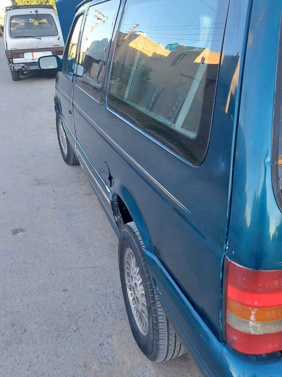 🚗 للبيع: دوج كرايزلر موديل 1995

سيارة نظيفة جداً وكاعده كشر، بدون ضربات أو خياس، والداخلية مرتبة ونظيفة.
المواصفات:

- مكينة جديدة
- كير جديد
- صدر جديد
- بطارية جديدة
- تايرات جديدة
- الدوشمة مسوية حديثاً

السيارة شغالة تمام وما بيها مشاكل، فقط تحتاج تصليح بسيط بعداد الكيلومتر والرون والحرارة.

📍 الموقع: بغداد – أبو غريب
📞 للتواصل: ***********
(متوفر واتساب) بغداد, العراق
