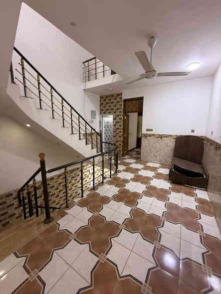 ⁉️⁉️دار للإيجار ♊️للإيجار 
📍شارع ٨٠ كربلاء خلف جامع الرحمن 

طابقين 2 غرف  نوم واستقبال وكليدور ومطبخ ومجمعات صحيه ٢ 
مساحه//200 متر 

❗️قيمه الايجار    450 💶💶الف 
 
للمزيد من المعلومات 📞📞

☎️***********
***********
عنوان المكتب حله حي الحسين قرب حلويات لبنان
