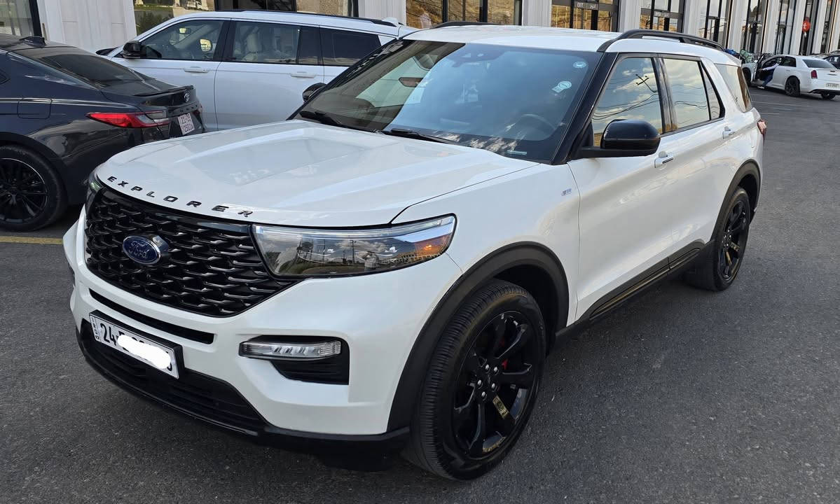 فورد اكسبلورر 2023 ST LINE 
ماشية 30 فقط
محرك 4 سلندر 300hp  2.3L 
فول مواصفات فقط بدون بانوراما 

رادار امامي ( قيادة ذاتية تثبيت مسار مع مانع تصادم )
رادار جانبي ( نقطة عمياء )
4 كاميرات 360 درجة
داخل السيارة لون اسود مع تطريز باللون الأحمر بالكامل 
صندوق كهربائي 
كشنات كنتارا وجلد مع تدفئة 
ستيرن تدفئة 
كشنات خلفية منفصل VIP
تشغيل عن بعد 
مرايات شفط
إنارات ترحيبية 
اوتو هولد
وضعيات قيادة 
دبل اكزوز 
7 راكب 3 قطع تبريد
إنارة داخلية متغيرة 7 ألوان 
ويل ST باللون الأسود 

بدون صبغ 
بيها تعديل PDR فقط

رقم دهوك بأسمي 
رقم وهزة وسنوية جديد 

جداً نظيفة السيارة وبوضع الشركة 
بالواقع احلى من الصور 

السعر 228 وبيها مجال 
مكان السيارة دهوك 
***********
***********
اتصال أو واتساب
