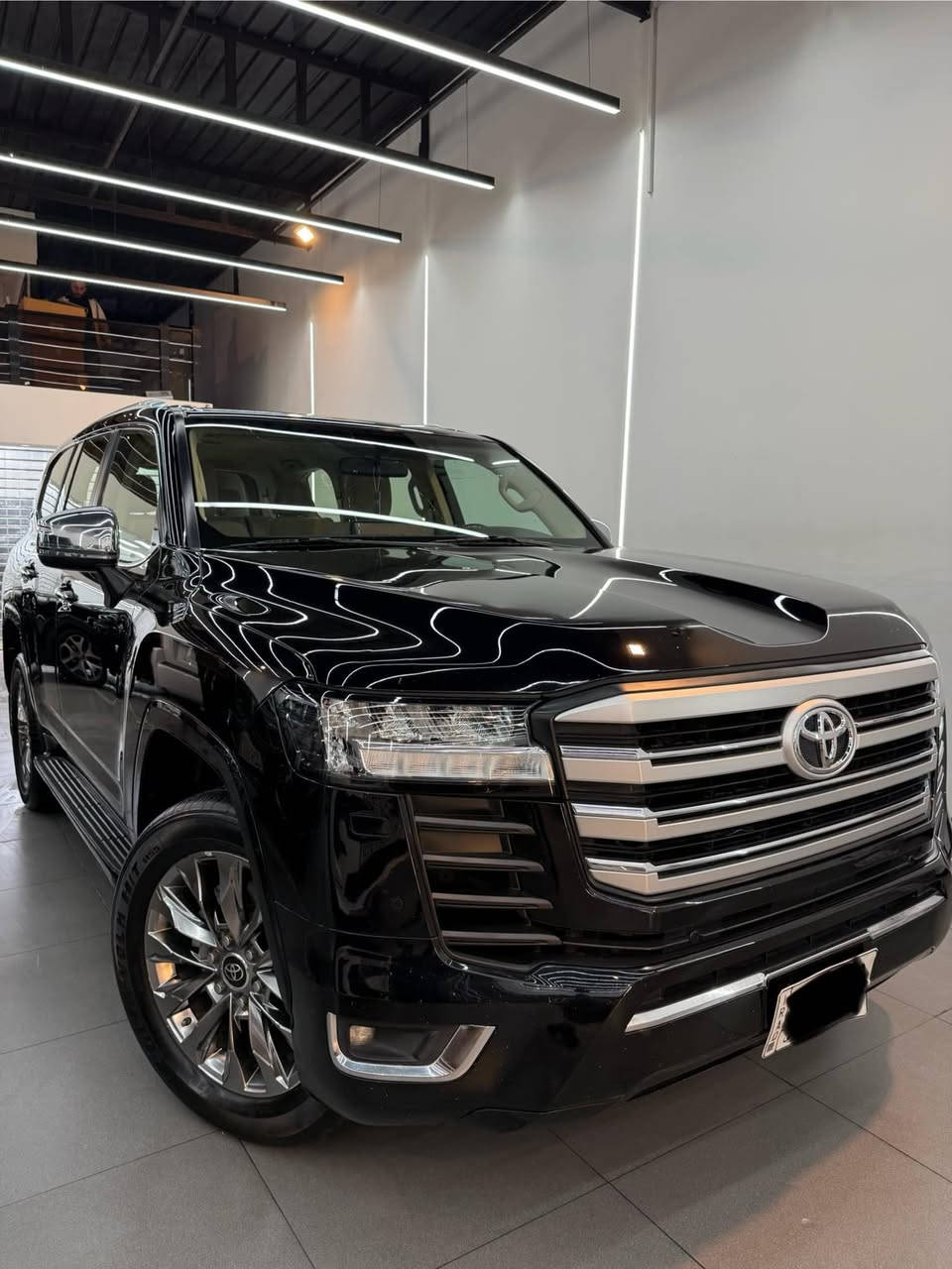 السلام عليكم 

للبيع تويوتا لاندكروز 2022 GX 
مكفولة كفالة عامة من صبغ او بارد 
ماشية 50 الف 
بدون فتحة 
رقم بغداد بأسمي تحويل مباشر 
مكان السيارة بغداد حي الجهاد 
للاستفسار الاتصال على الرقم 
***********
