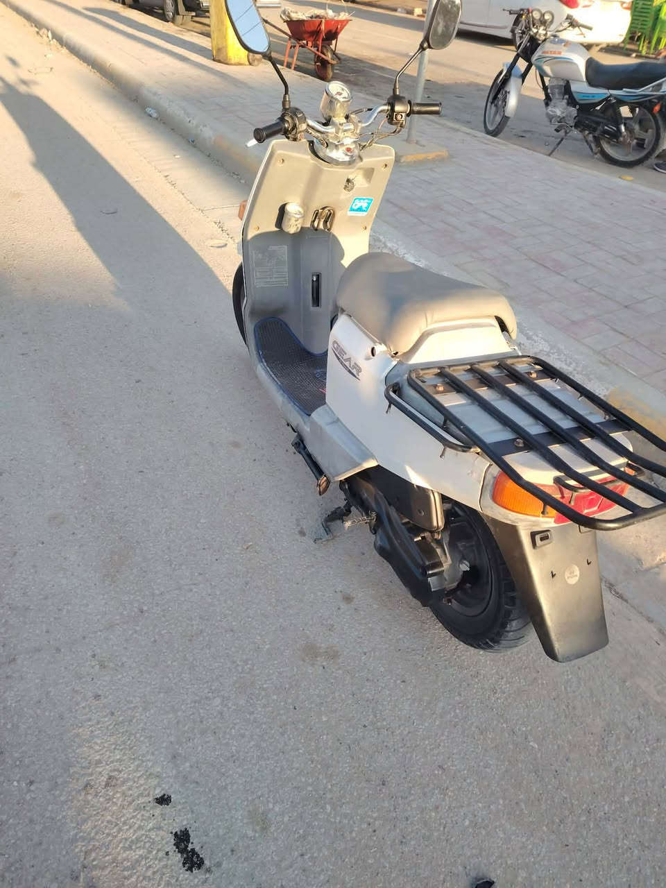 السلام عليكم دراجه لبيع بيكم دراجه نظيفه حلوه محرك ما مفتوح كهربائيه كله شغاله السعر 390 بيها مجال مكاني كربلاء بس شراي يتصل الرقم ***********
