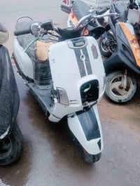 الدراجة شغالة بس فاتح كفراته.الشراي يتصل 07718168375