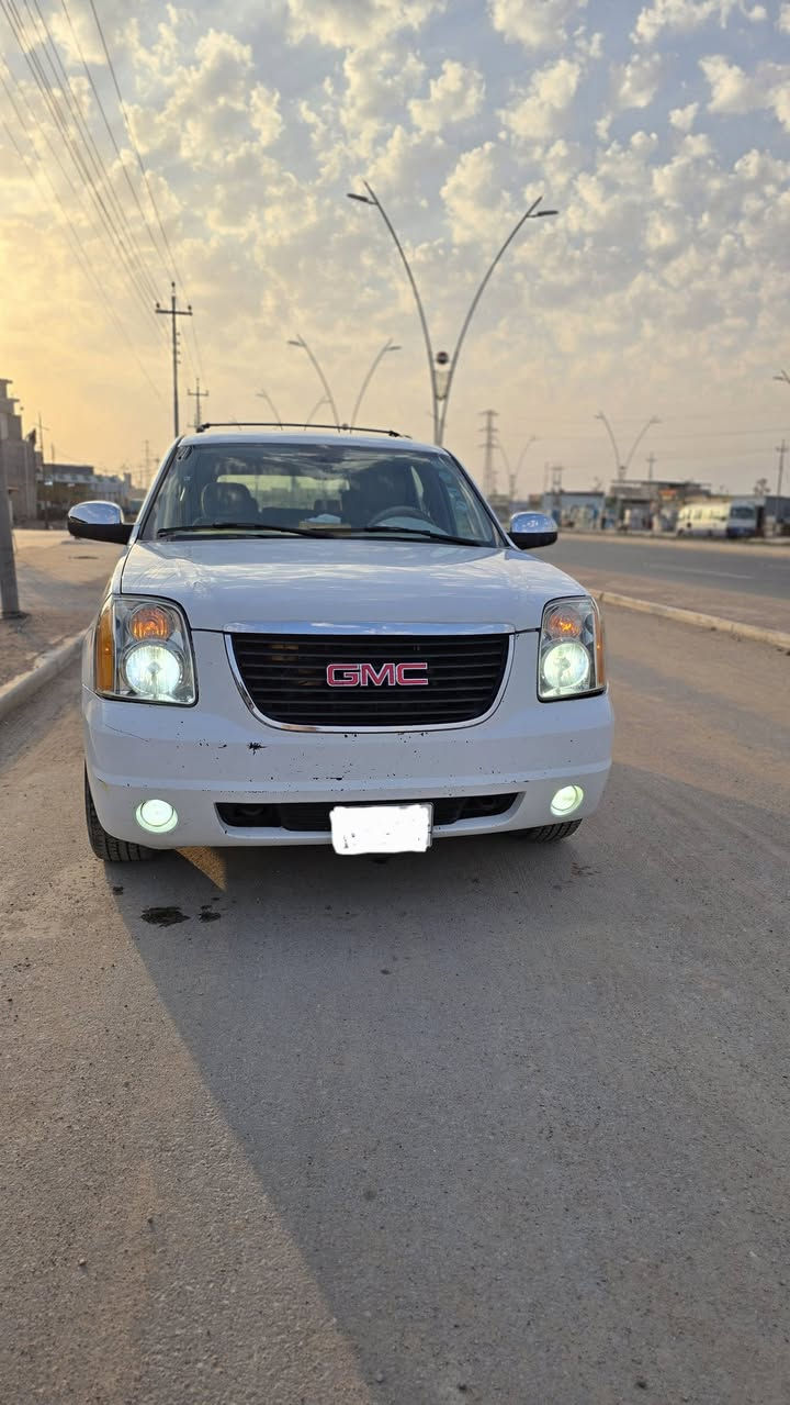 السلام عليكم 
يوكن ٢٠٠٨ خليجي 
كفاله عامة عدا الجاملغ الامامي صبغ جمالية اثر شخوط
البيبان بيها ارباع حسب الصور 
السعر ١٧٥$ وبيها مجال 
السيارة رقم بصرة بأسمي 
العتوان /البصرة / الصالحية
رقم الهاتف /  ***********٤
