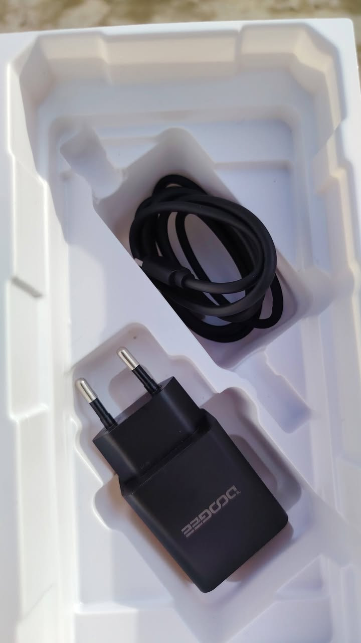 للبيع موبايل فول َمواصفات بطارية 22 الف امبير رام 20 ذاكره 256 كيكه ضد  الكسر فول شرط من يصير شحن 100 لا تشحنو 15 يوم مكاني موصل ورقم تواصل *********** واتساب أو اتصال على رقم
